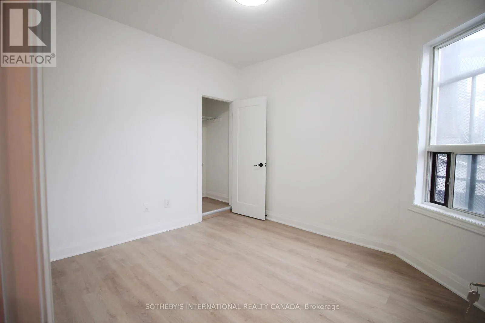 UPPER - 1026 QUEEN STREET