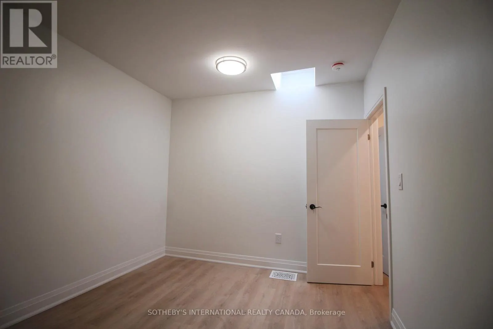 UPPER - 1026 QUEEN STREET