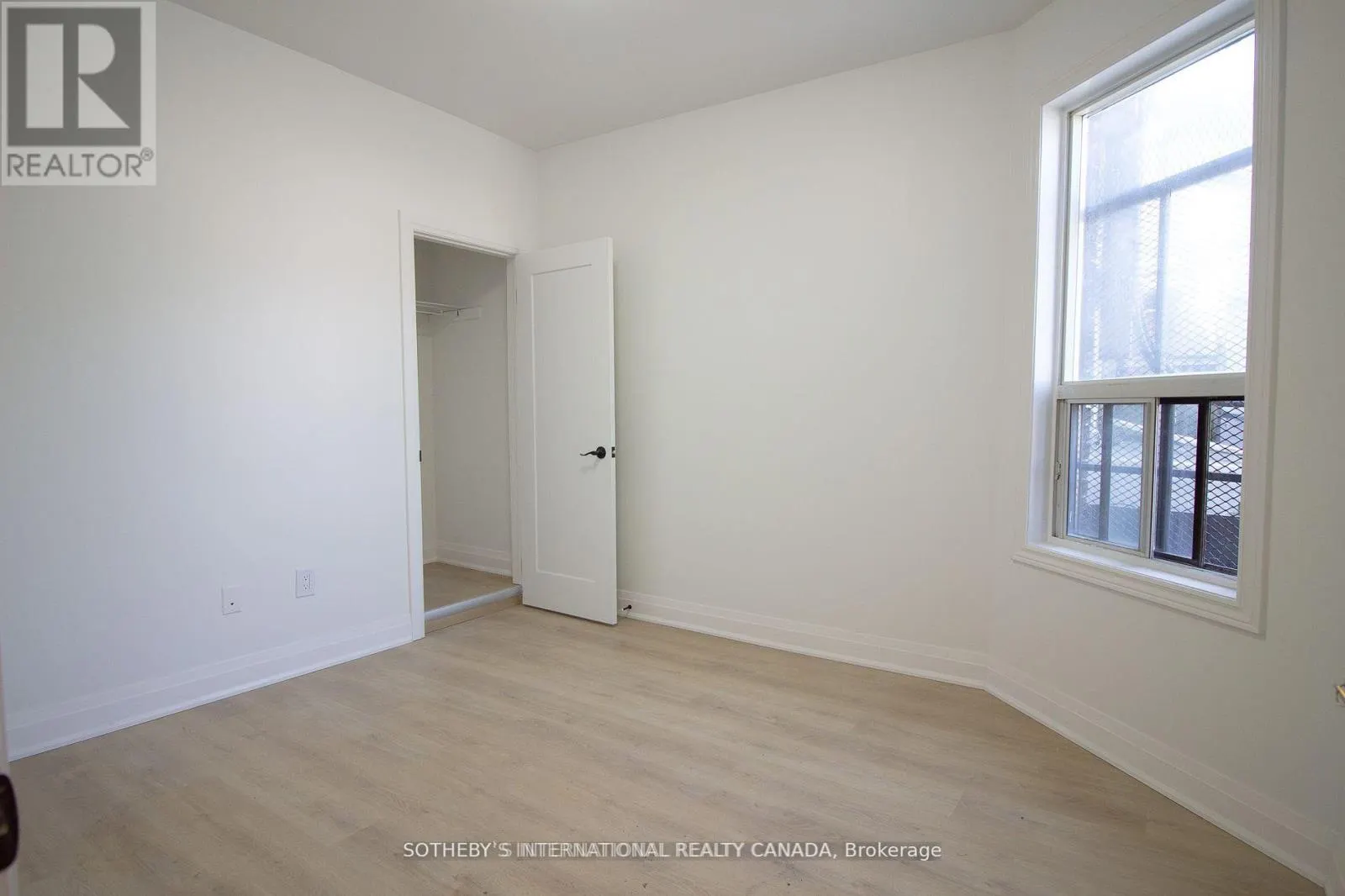 UPPER - 1026 QUEEN STREET