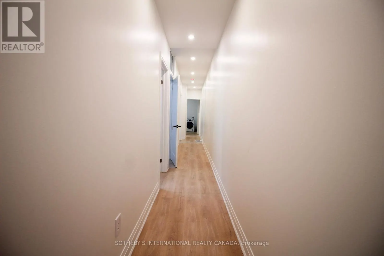 UPPER - 1026 QUEEN STREET