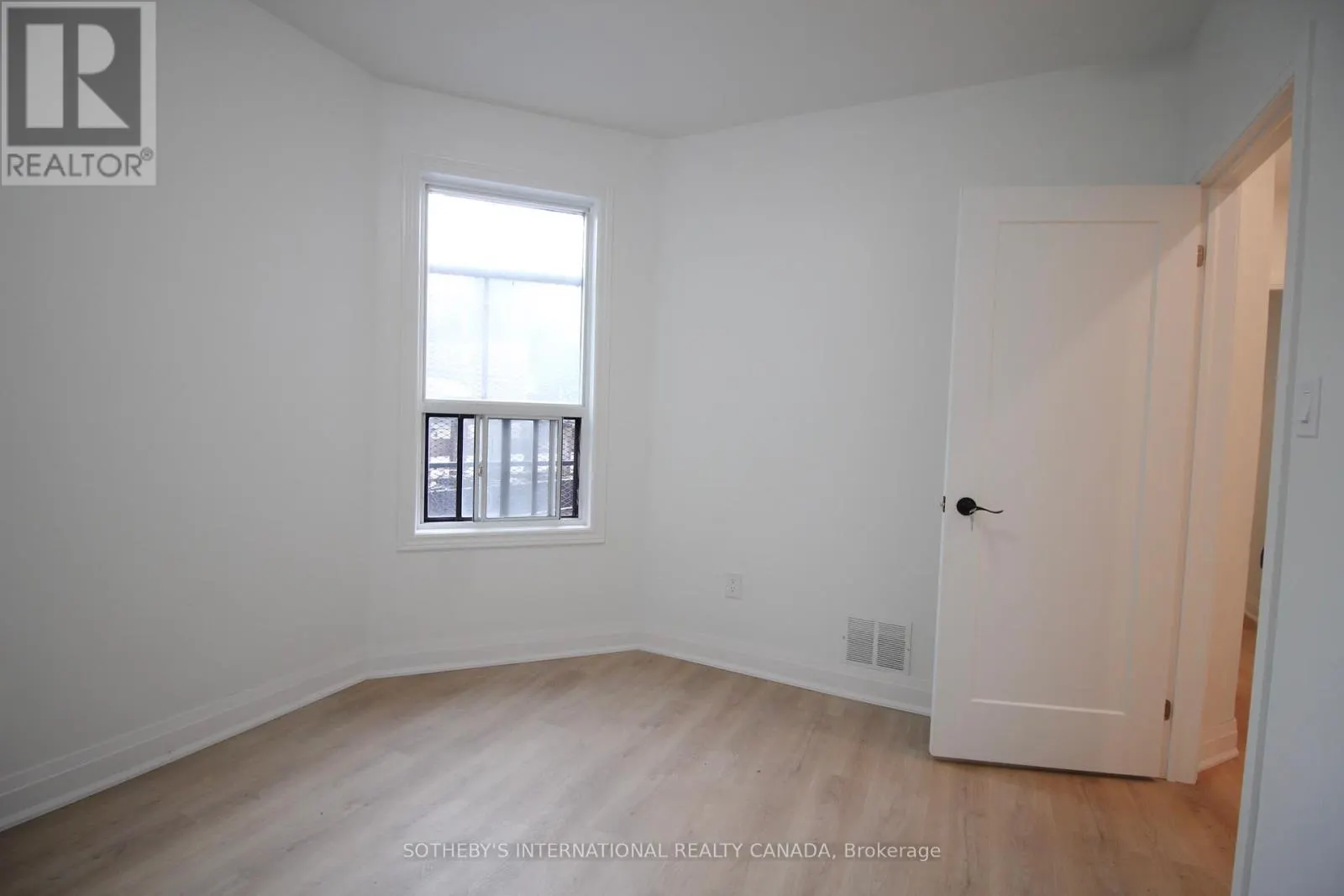 UPPER - 1026 QUEEN STREET