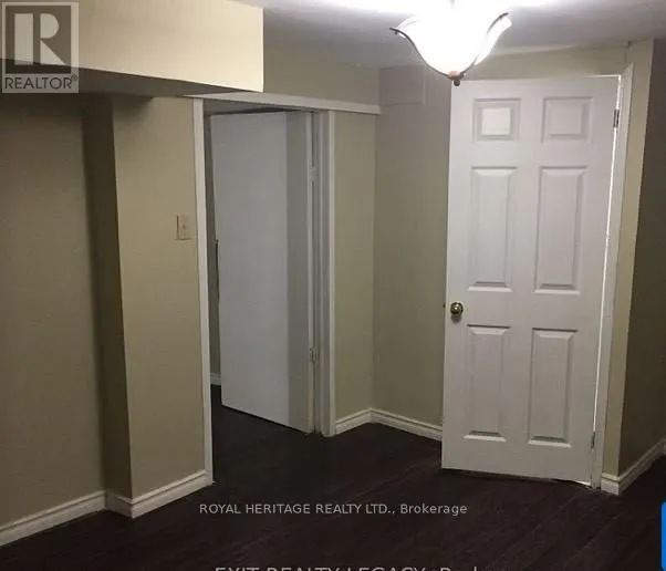 8 RYECLIFFE COURT
