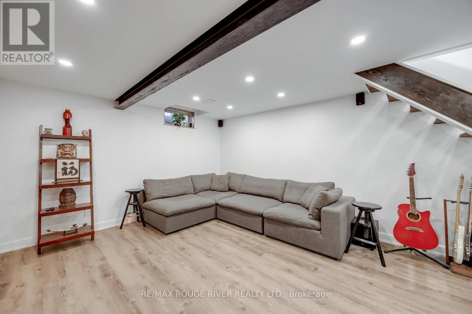 21 RAINE DRIVE