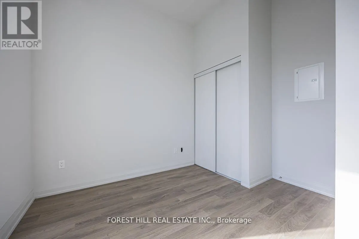 105 - 10 MEADOWGLEN PLACE