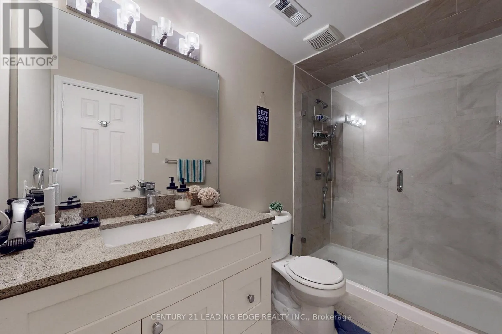 MIDDLE LEVEL - 61 GARDEN STREET NE