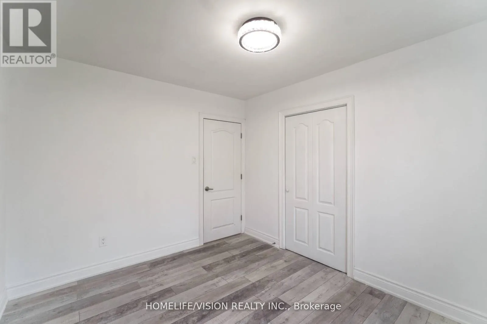 5 ORLANDO BOULEVARD