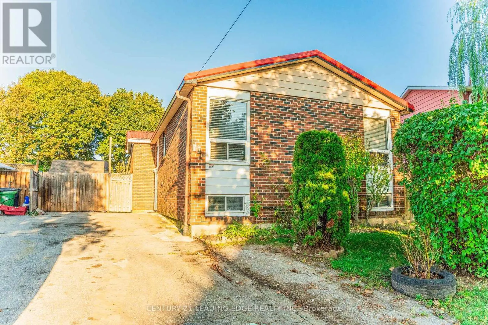 77 SNOWBALL CRESCENT