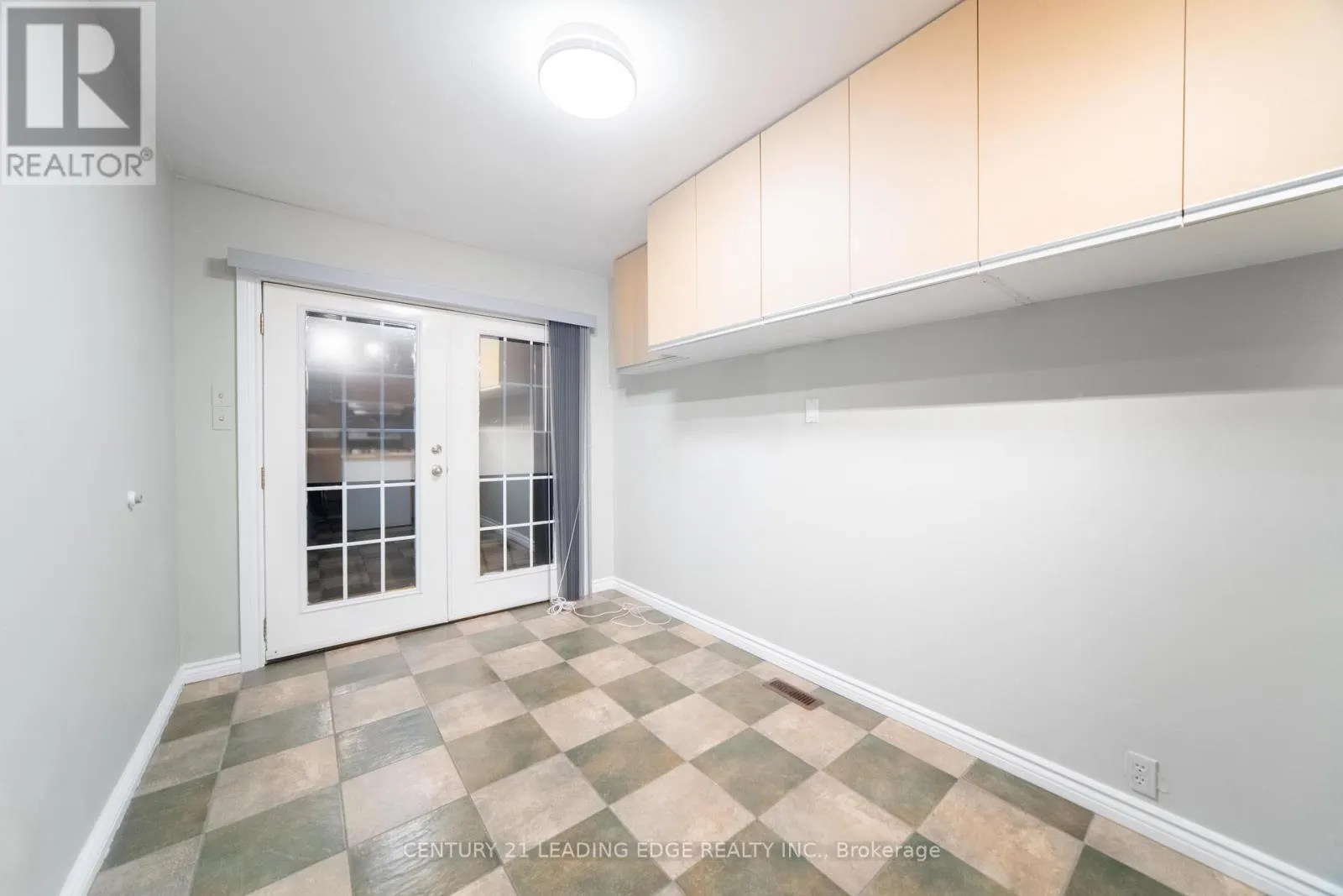 77 SNOWBALL CRESCENT