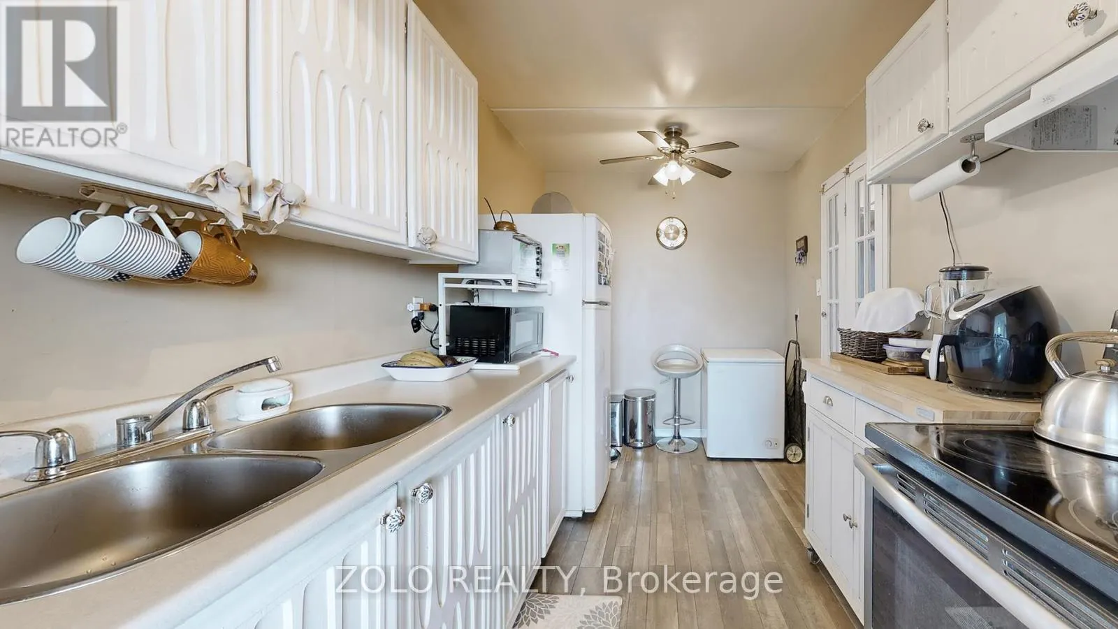1015 - 2 GLAMORGAN AVENUE
