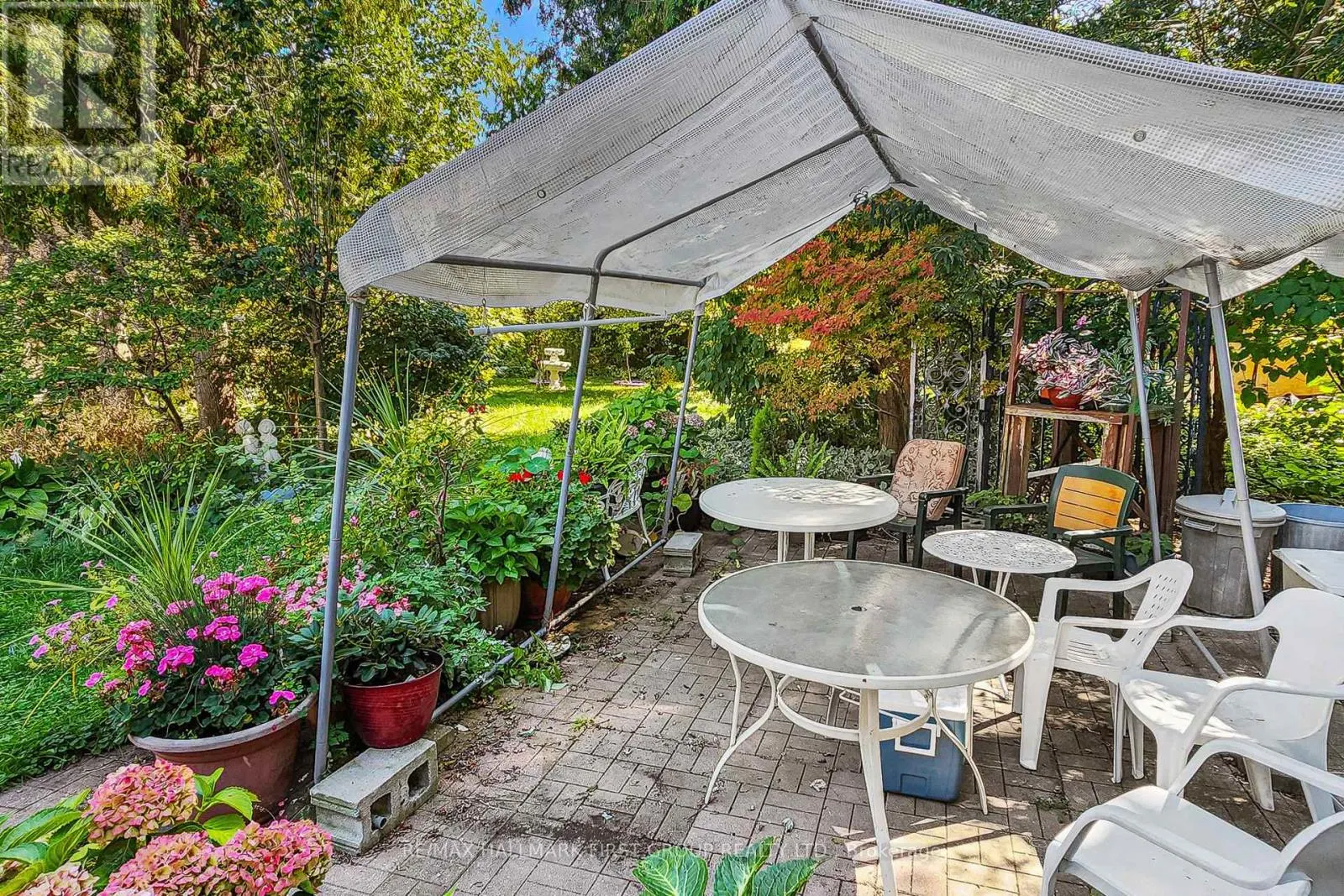 1433 FINCH AVENUE