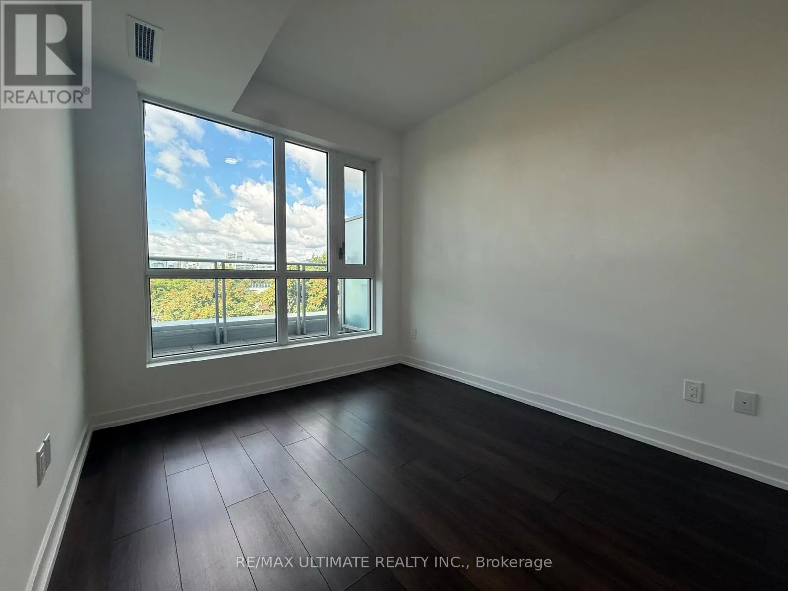 605 - 150 LOGAN AVENUE