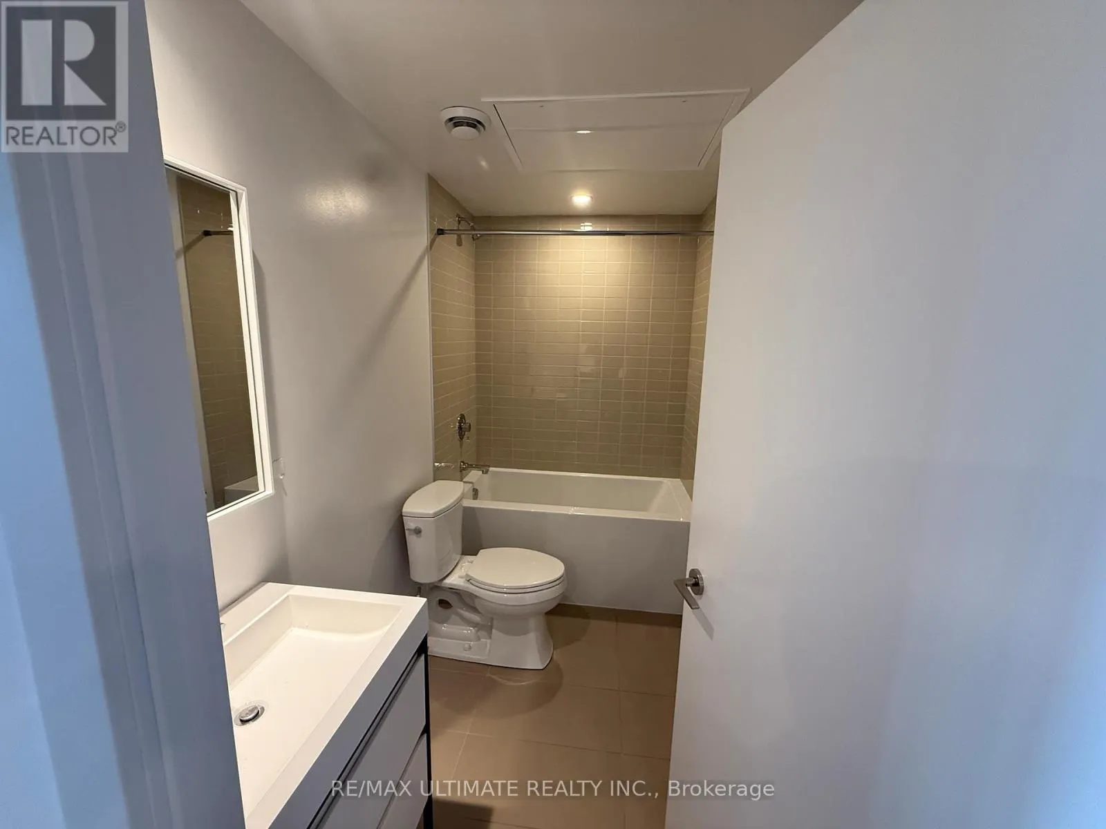 605 - 150 LOGAN AVENUE