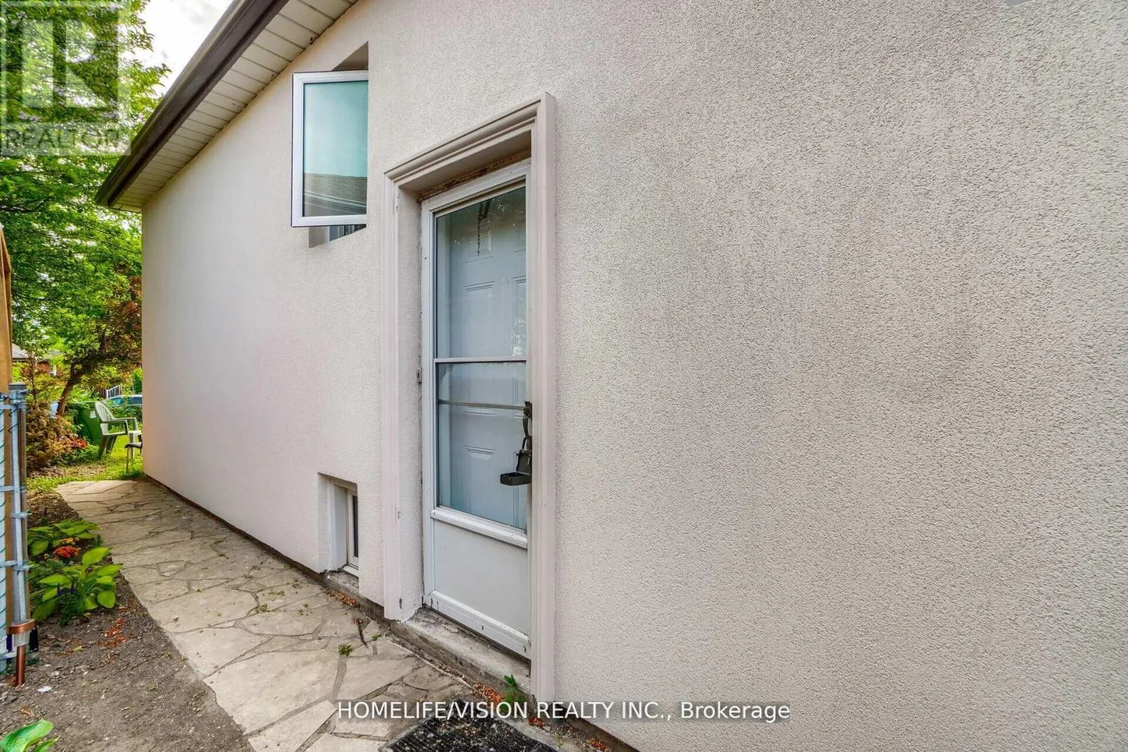 44 ARMITAGE DRIVE