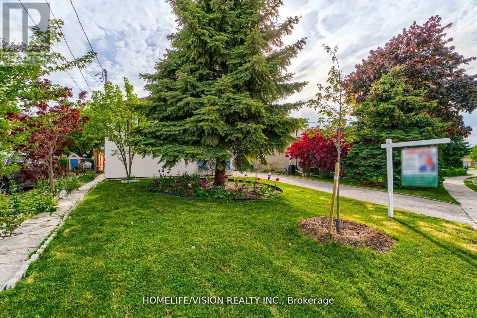44 ARMITAGE DRIVE