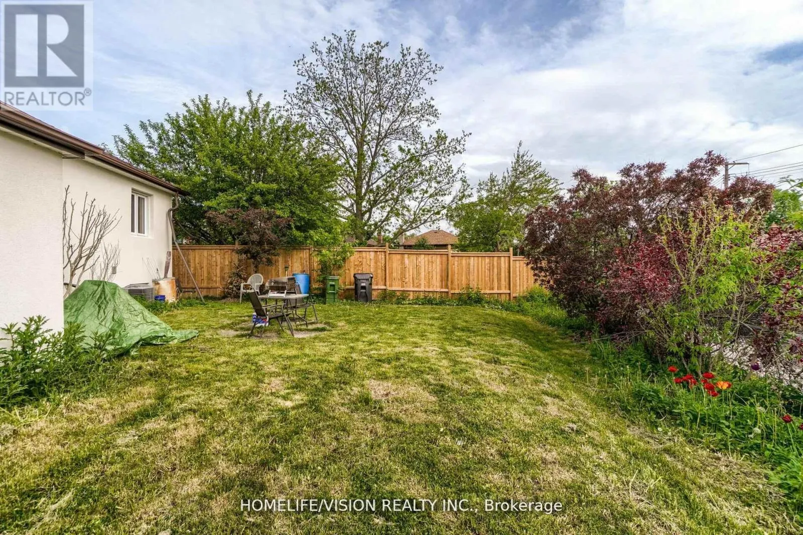 44 ARMITAGE DRIVE