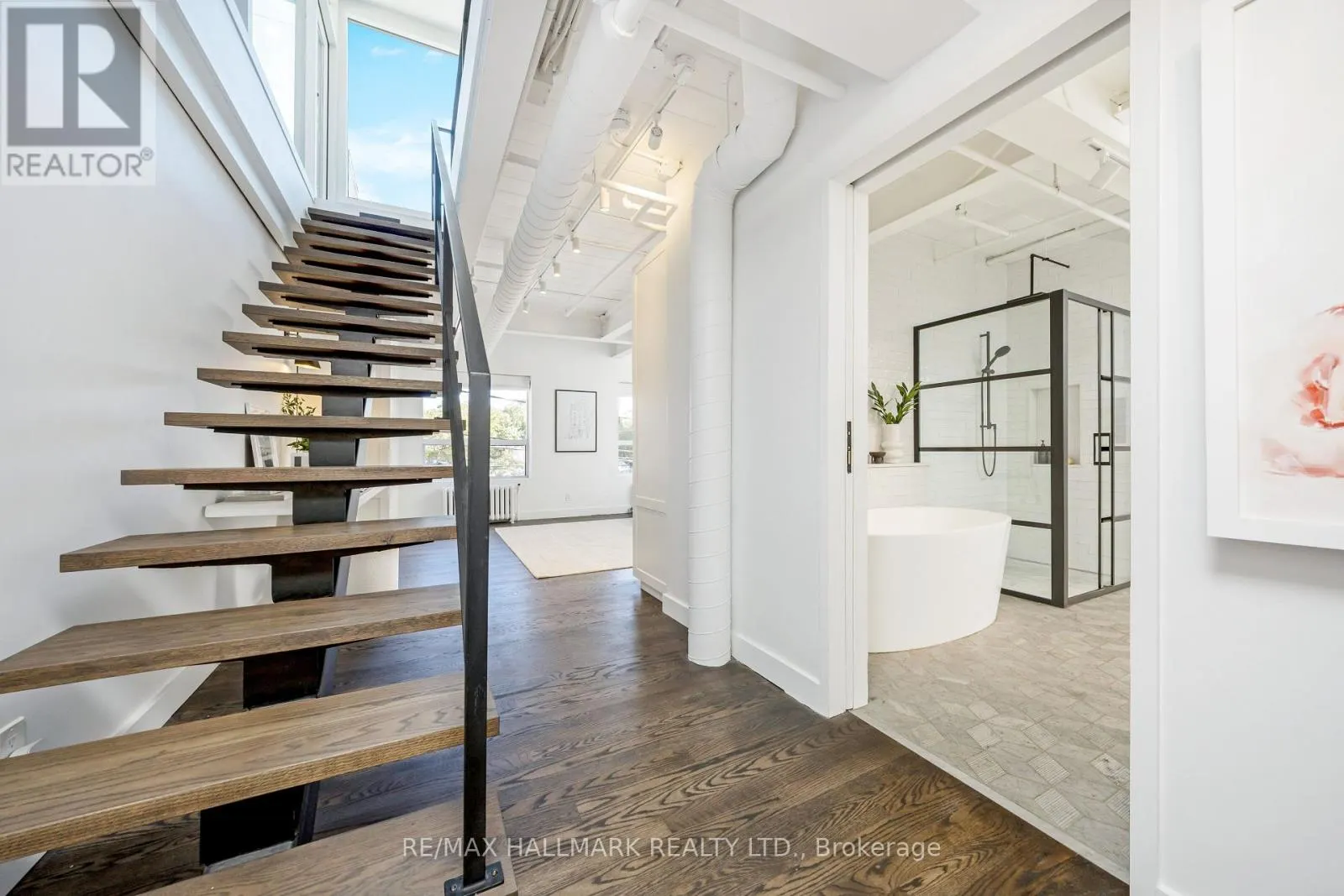 102 - 326 CARLAW AVENUE