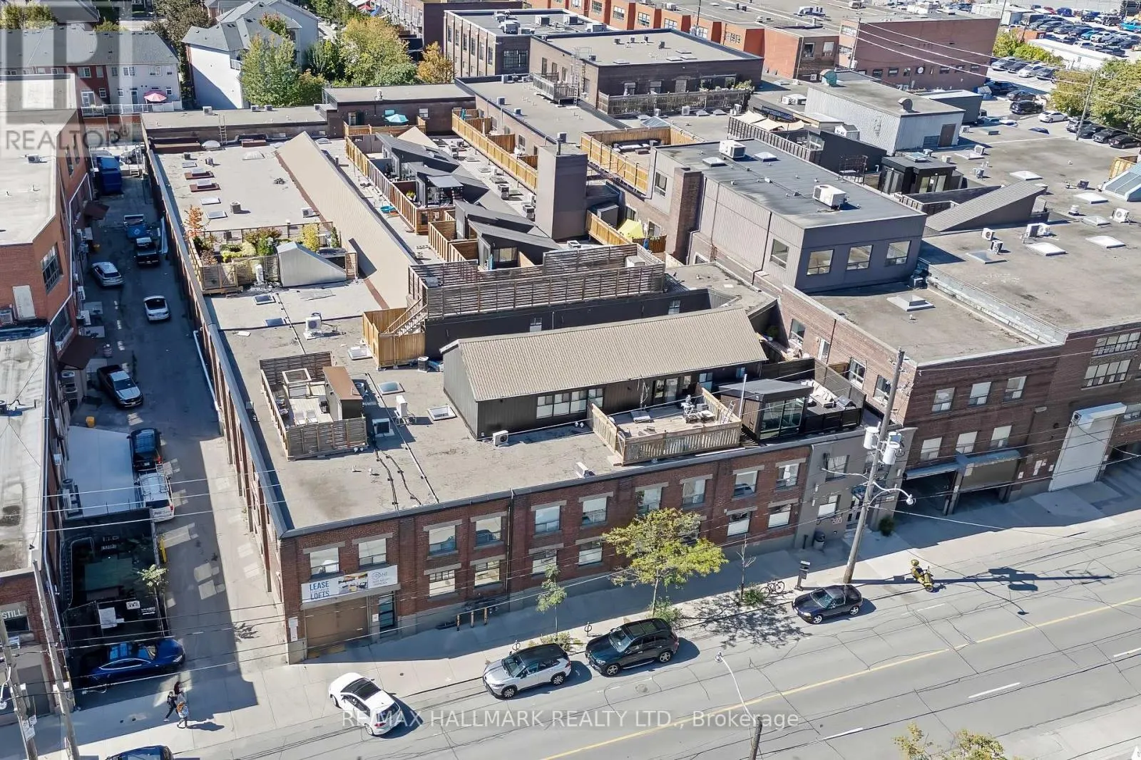 102 - 326 CARLAW AVENUE