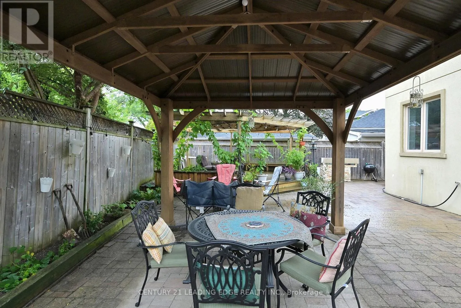 11 BELLVARE CRESCENT