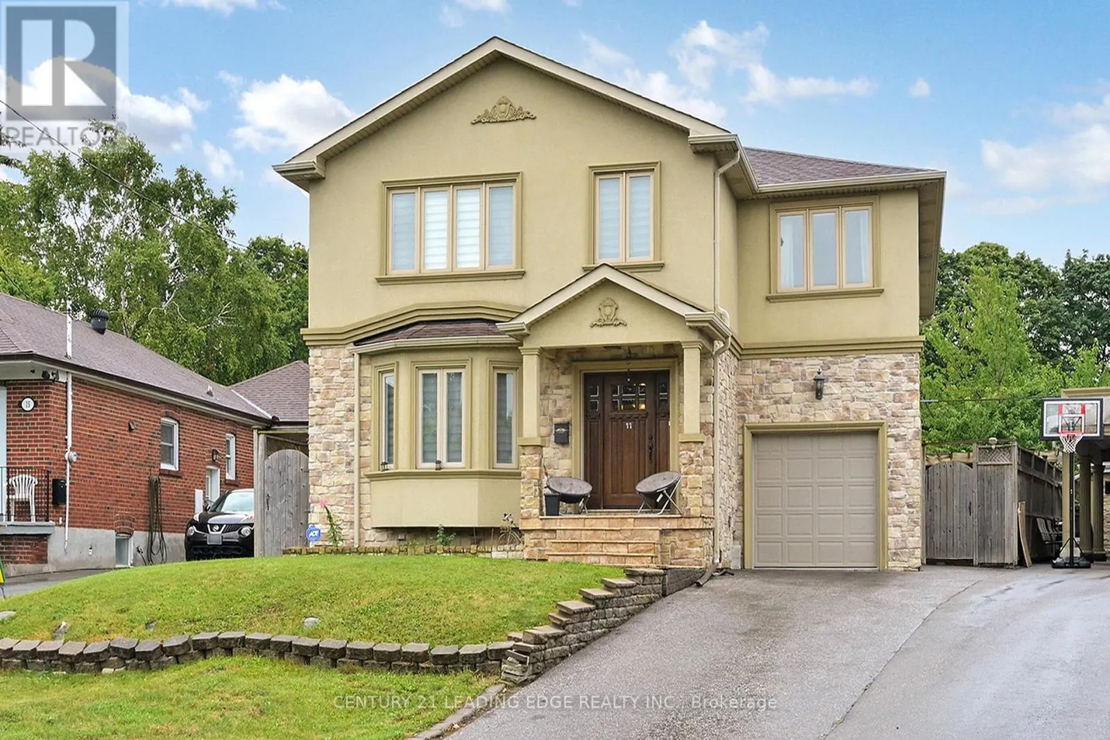 11 BELLVARE CRESCENT