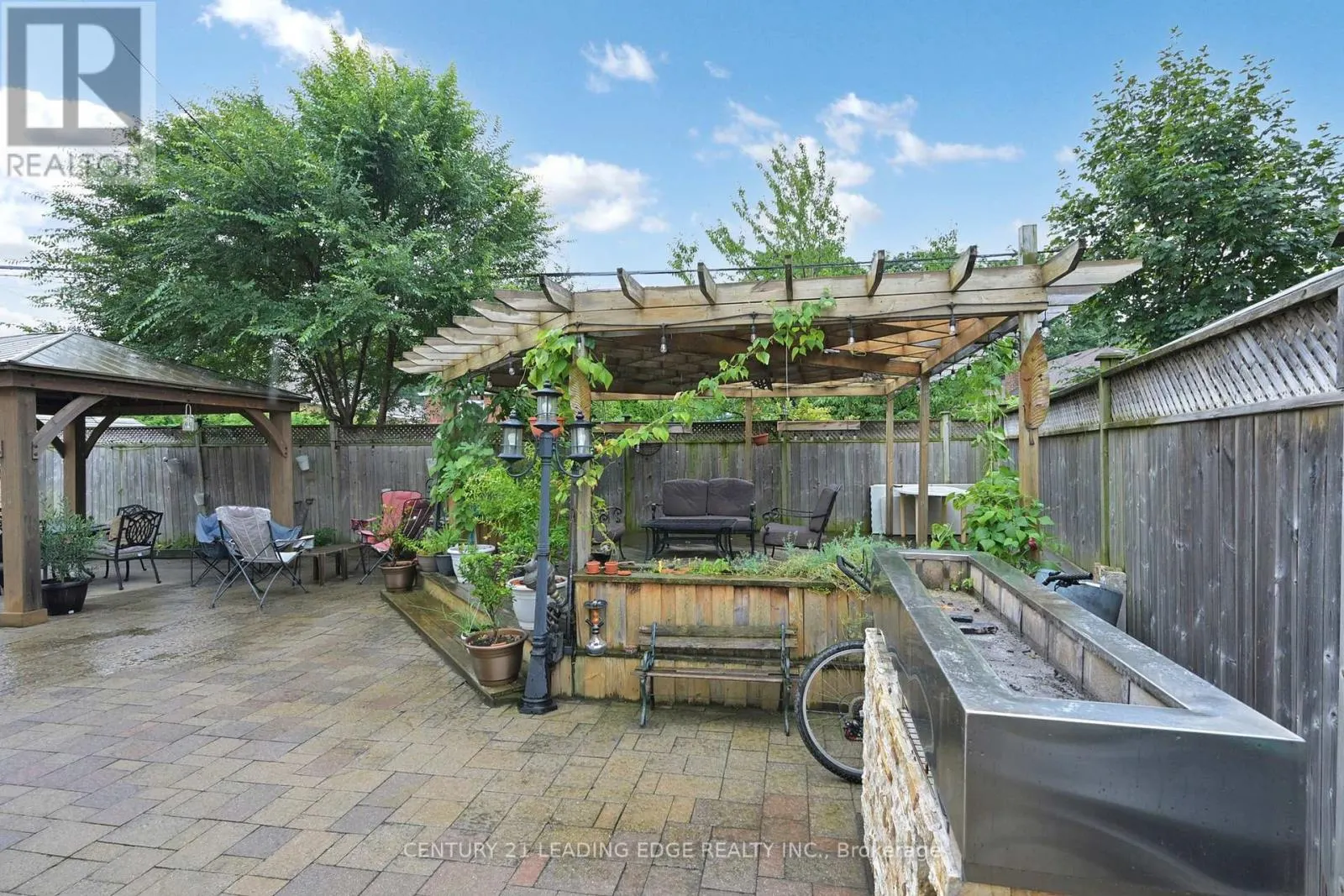 11 BELLVARE CRESCENT