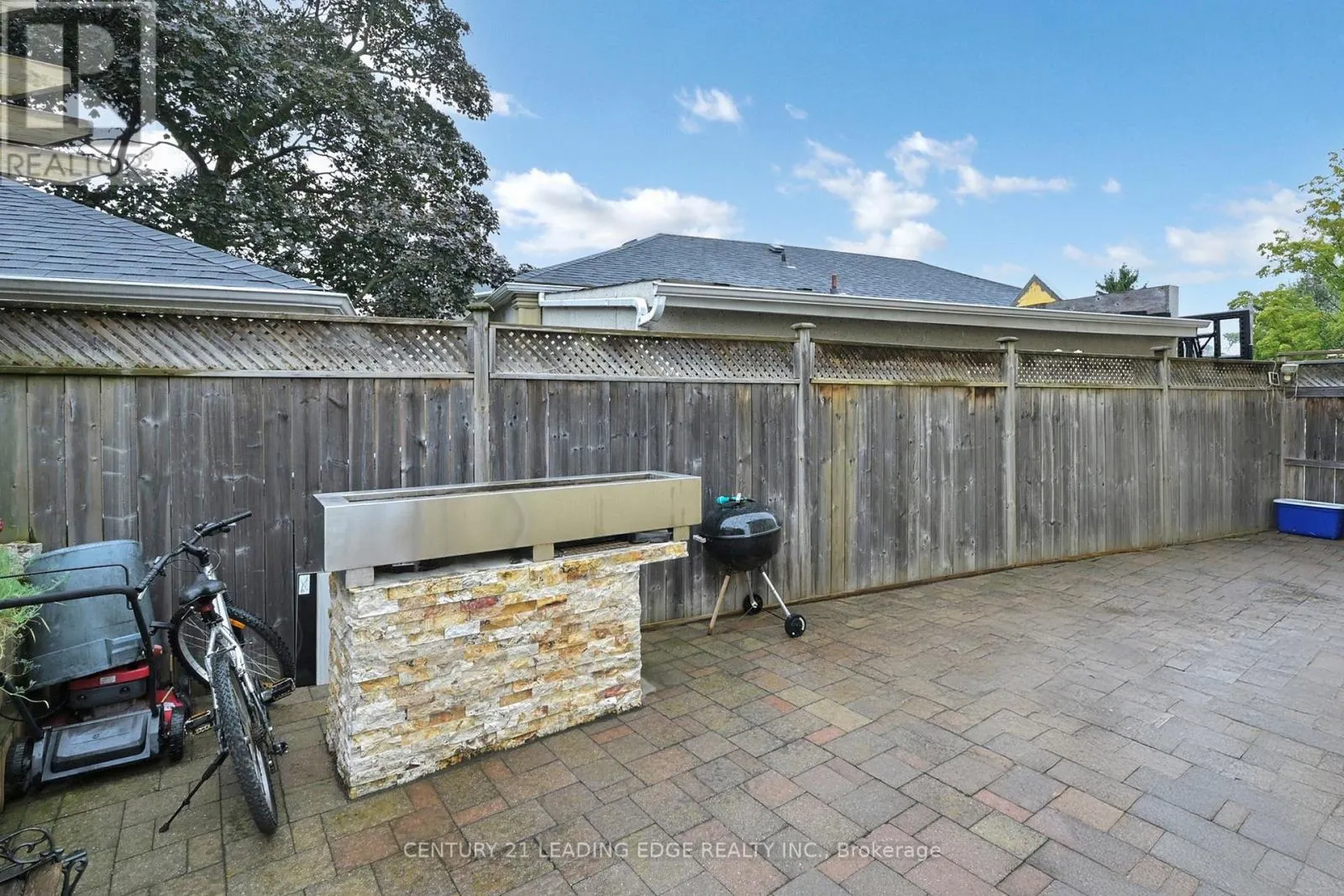 11 BELLVARE CRESCENT