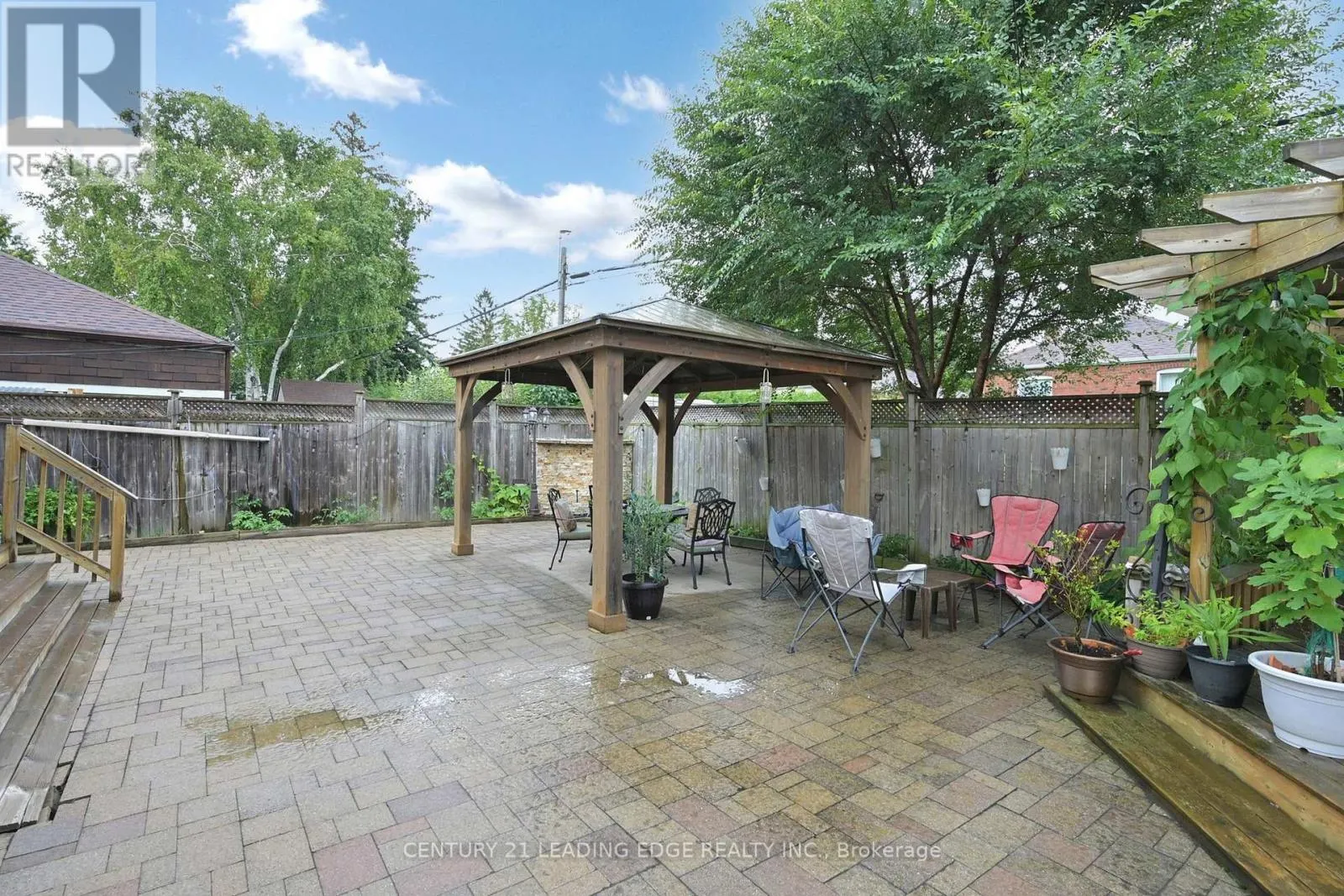 11 BELLVARE CRESCENT