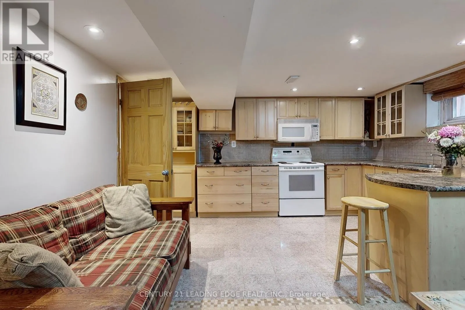 11 BELLVARE CRESCENT