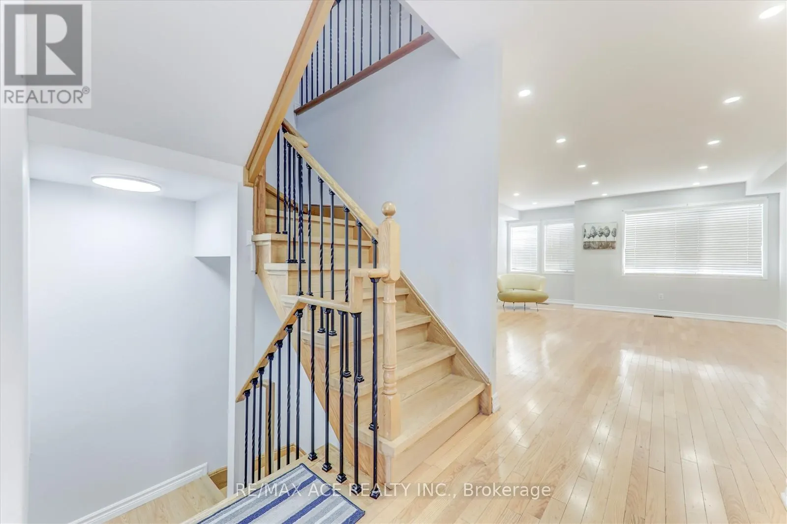 83 HUXTABLE LANE