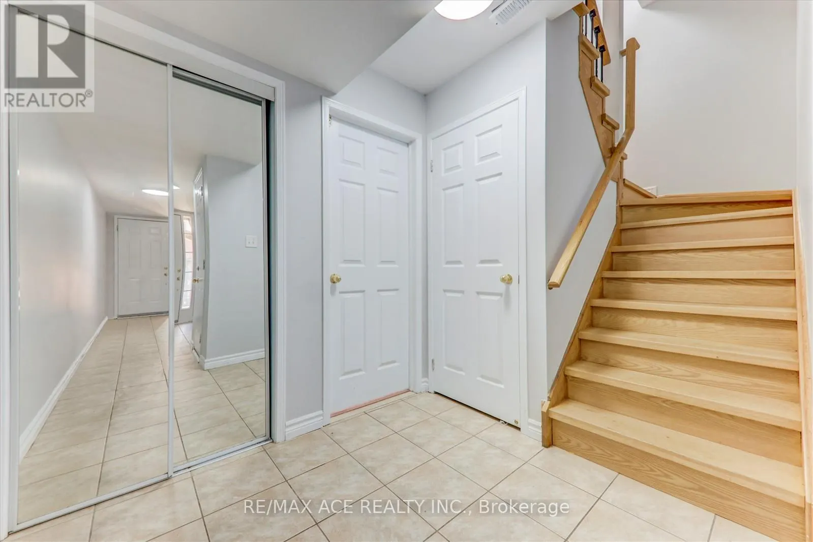 83 HUXTABLE LANE