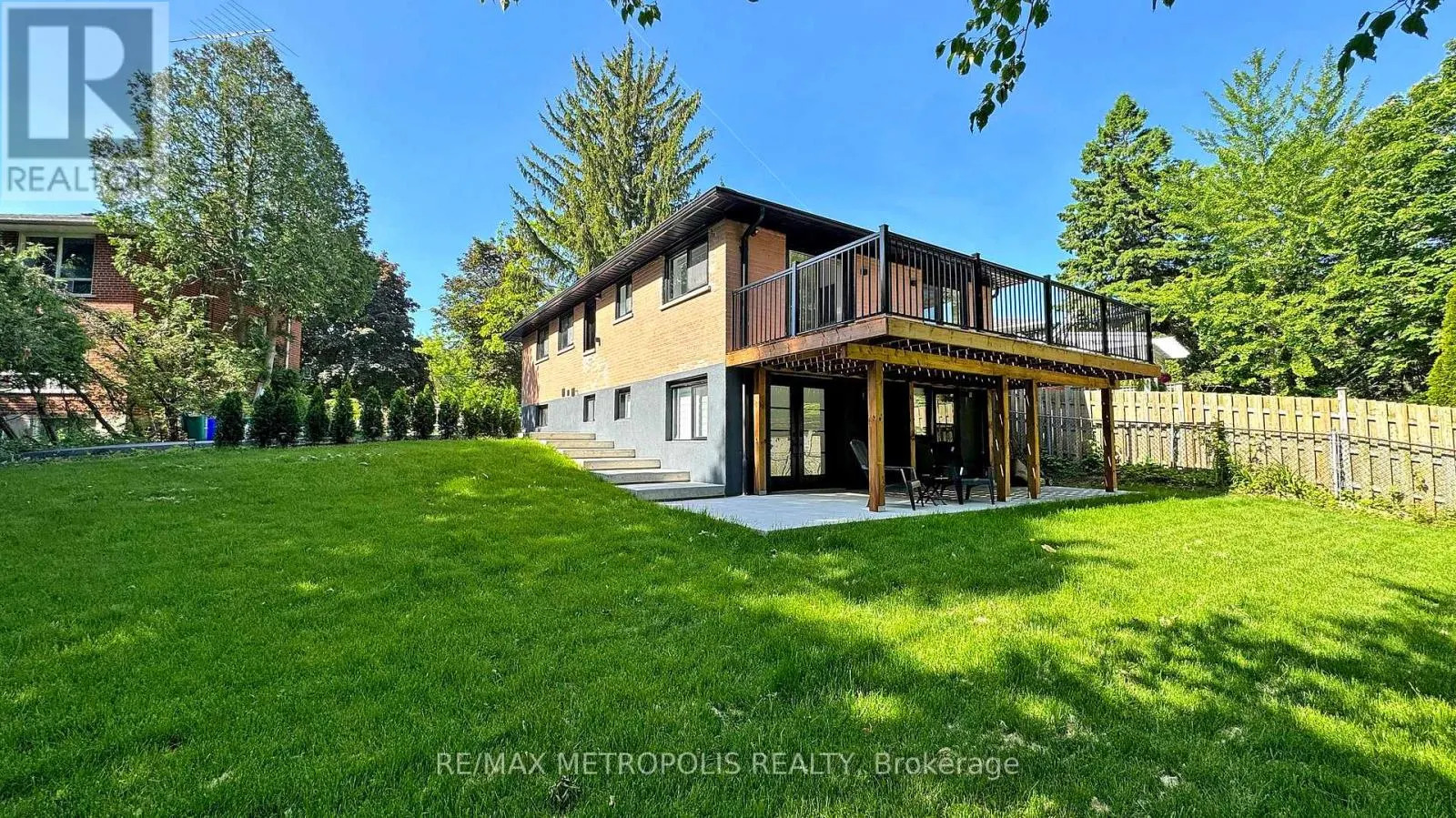 LOWER - 640 LANSDOWNE DRIVE