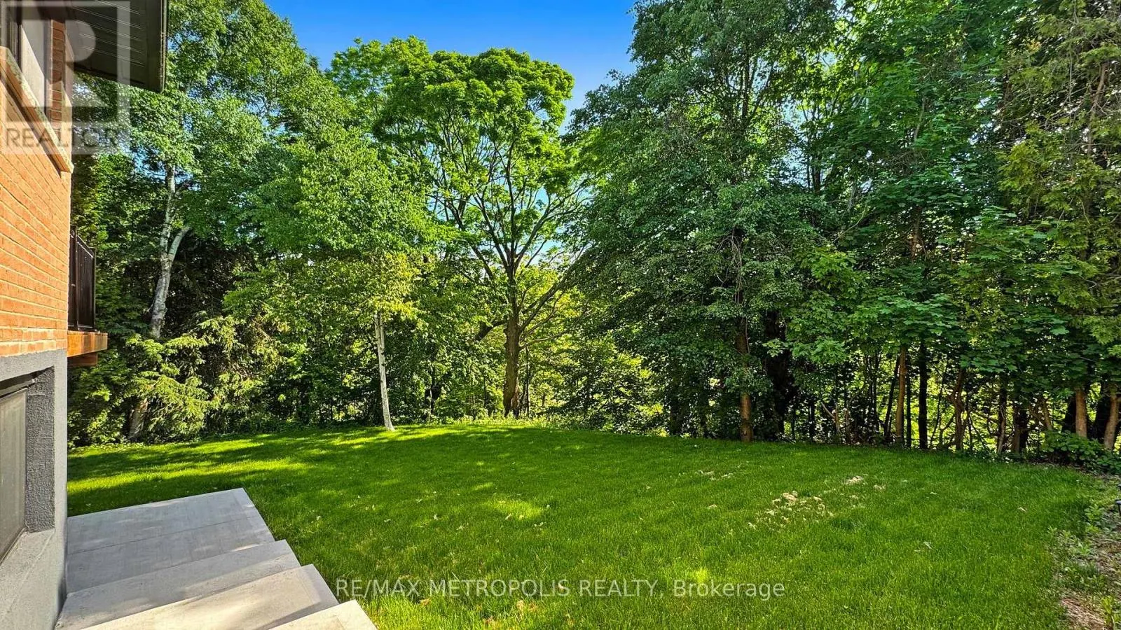 LOWER - 640 LANSDOWNE DRIVE