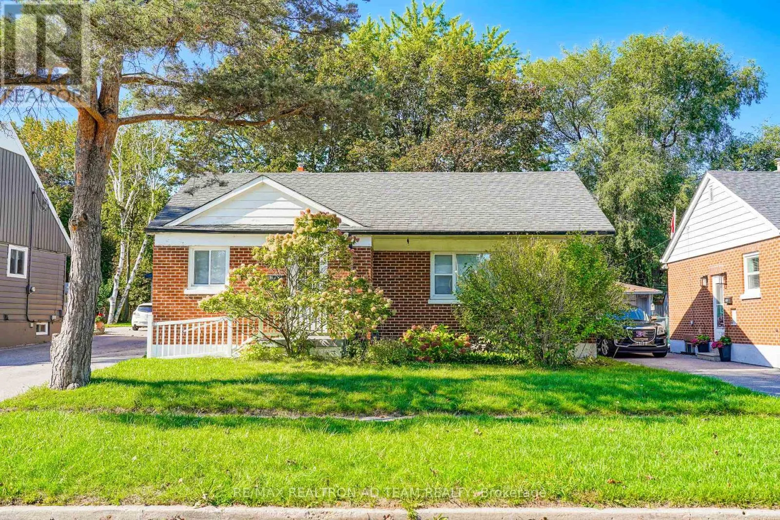 82 ADMIRAL ROAD