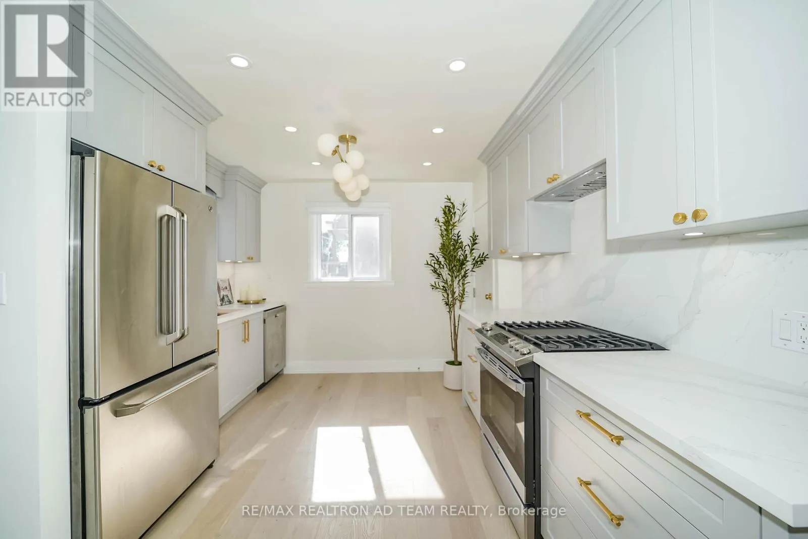 82 ADMIRAL ROAD