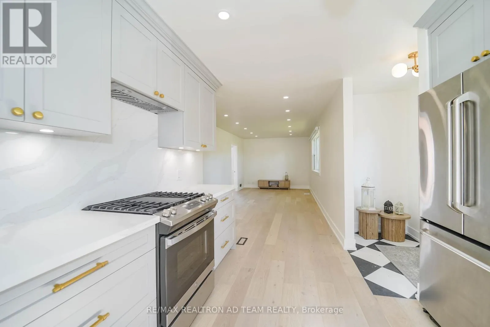 82 ADMIRAL ROAD