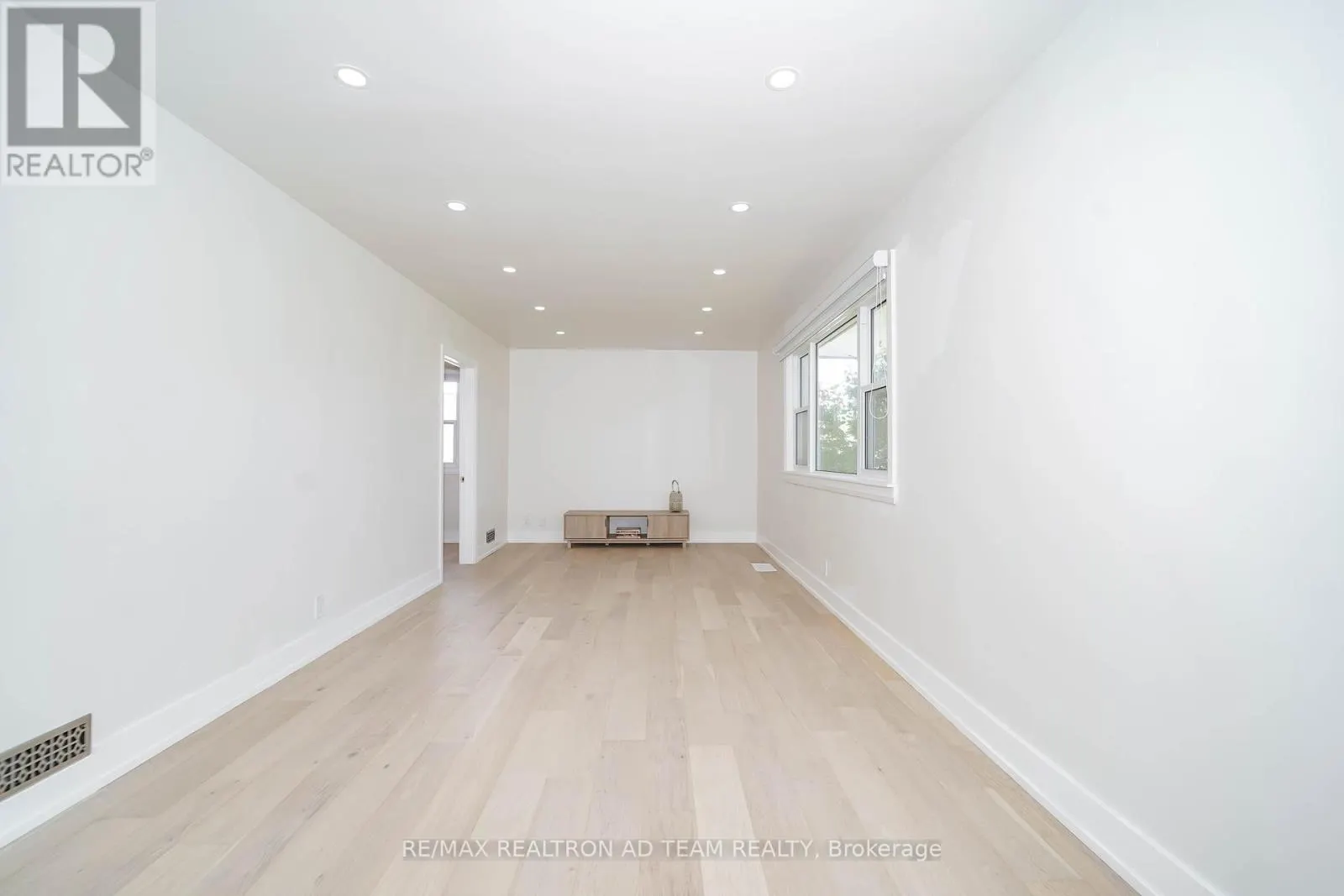 82 ADMIRAL ROAD