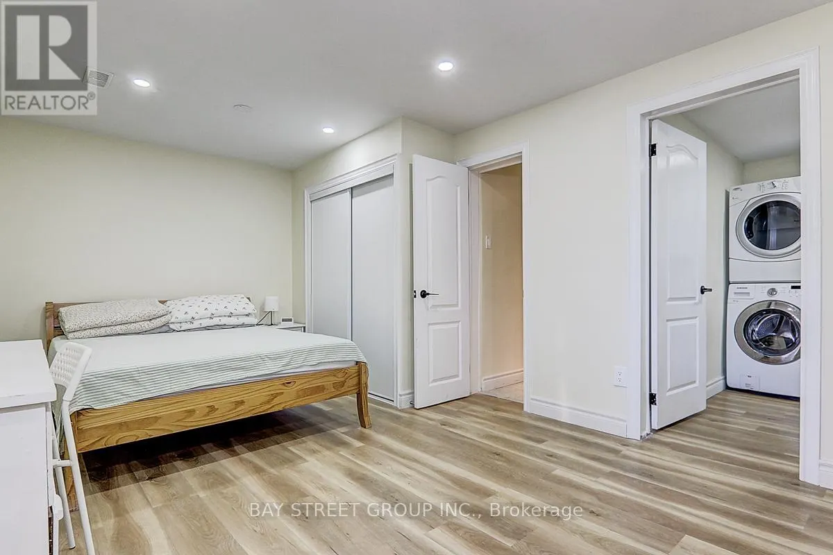 17 NEWDAWN CRESCENT
