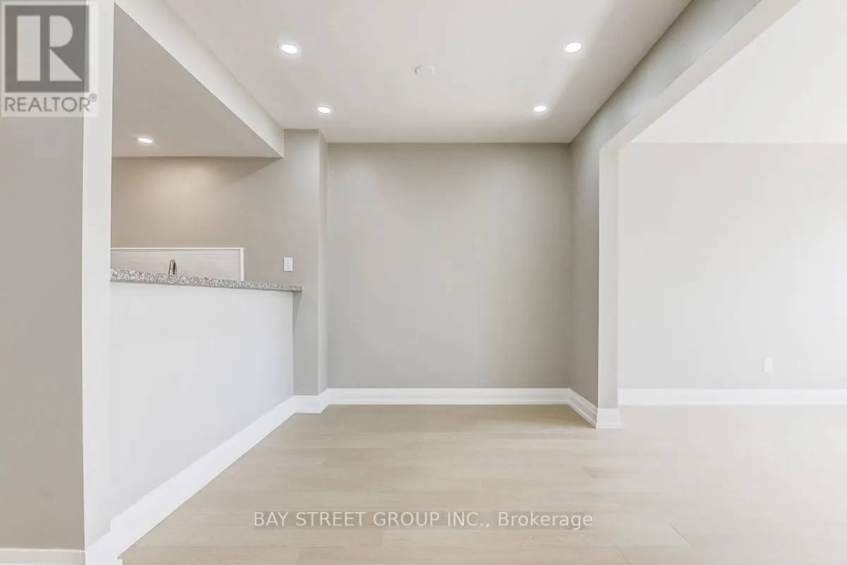 17 NEWDAWN CRESCENT