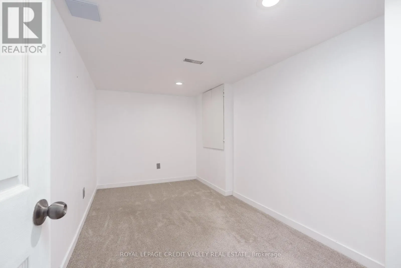 63 LAING DRIVE