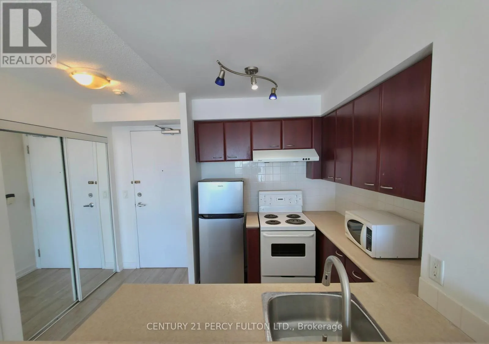 1508 - 38 LEE CENTRE DRIVE
