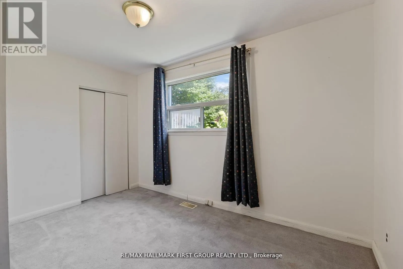20 LAMBARD CRESCENT