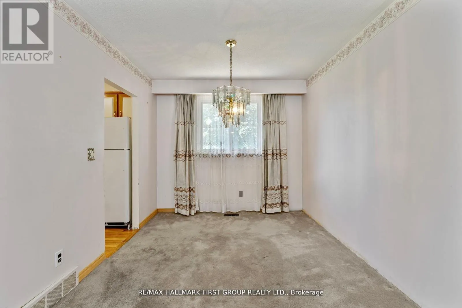 20 LAMBARD CRESCENT