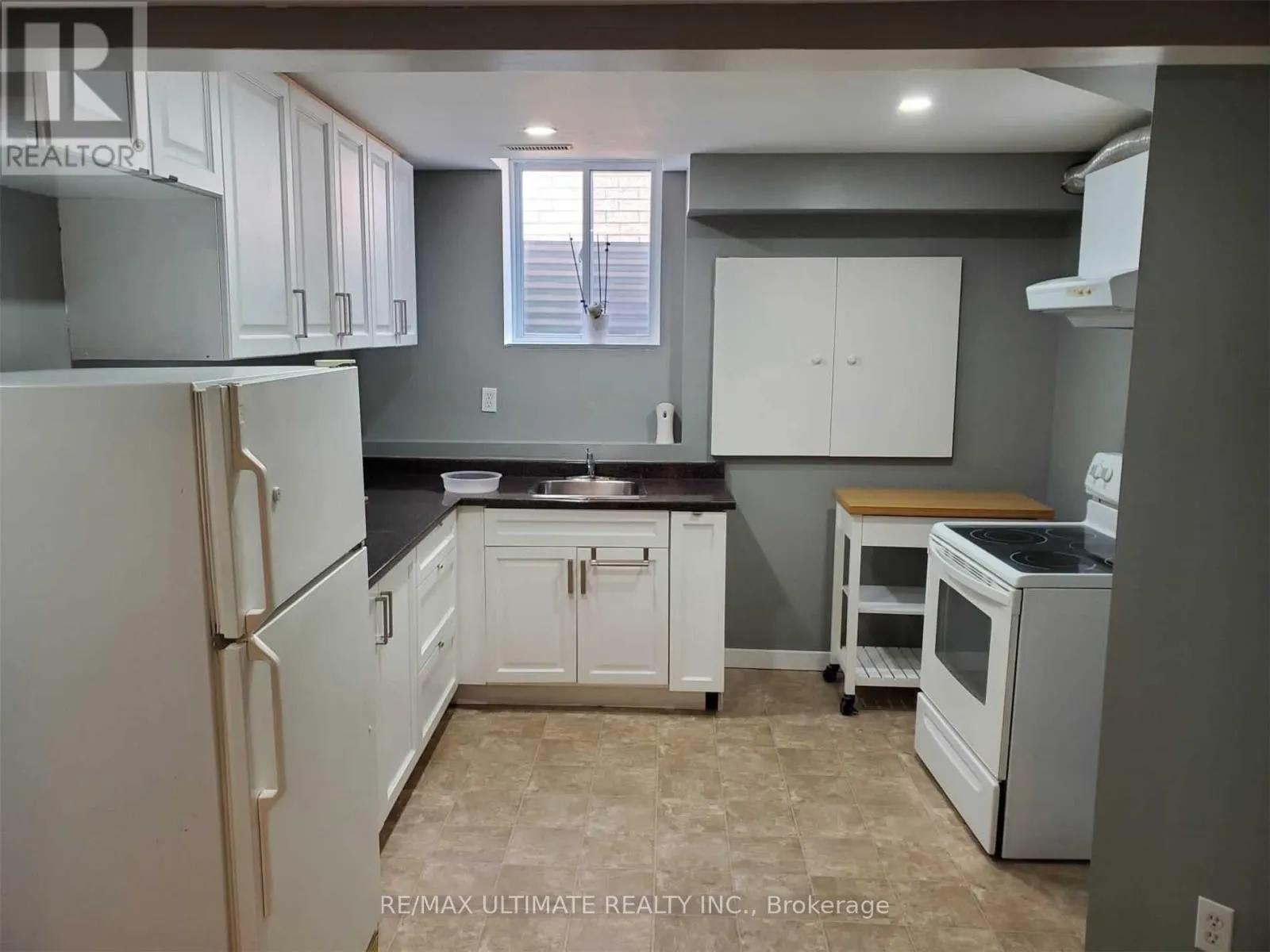 5 HEARTHSTONE CRESCENT