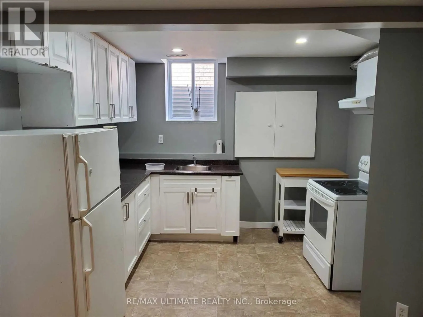 5 HEARTHSTONE CRESCENT