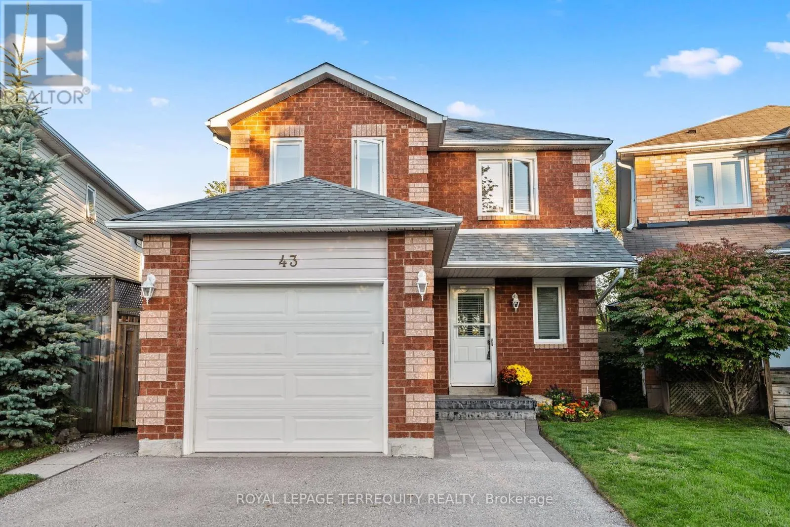 43 CHAMPINE SQUARE