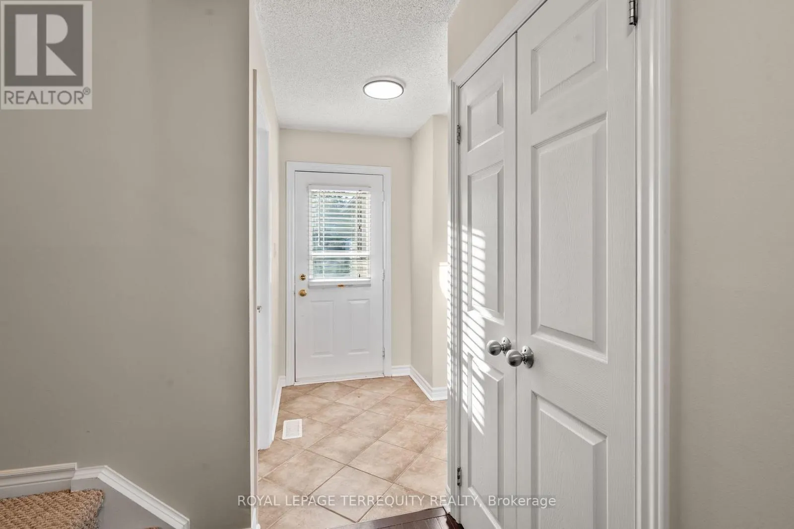 43 CHAMPINE SQUARE
