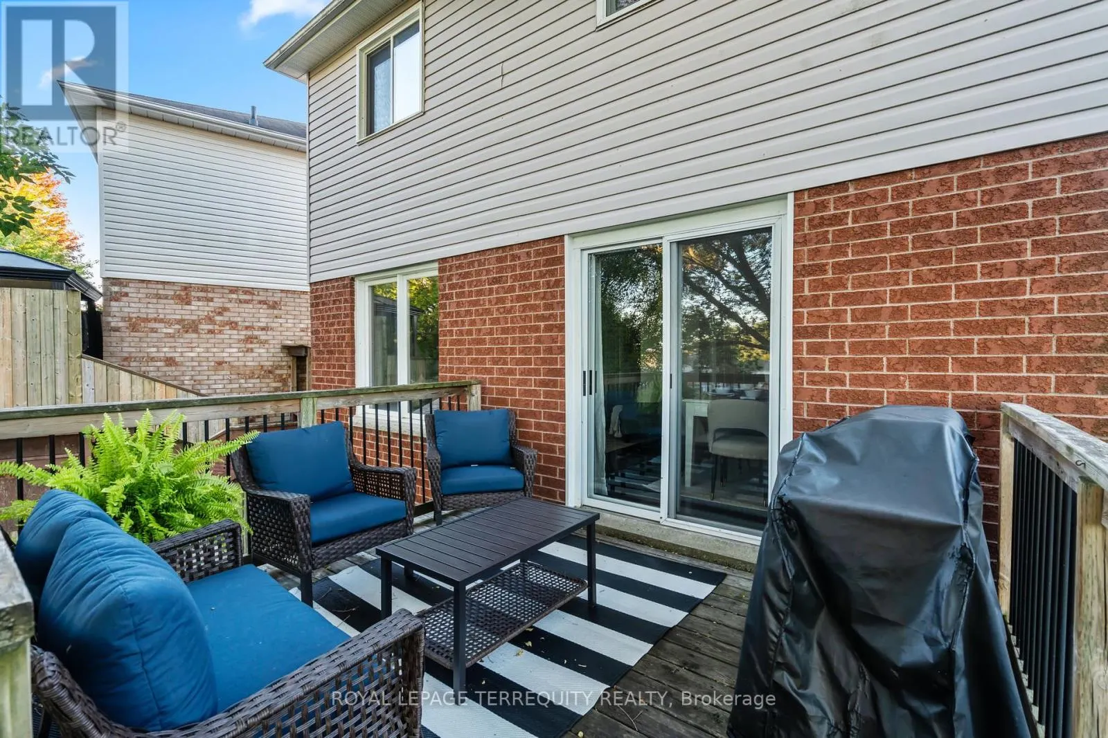 43 CHAMPINE SQUARE