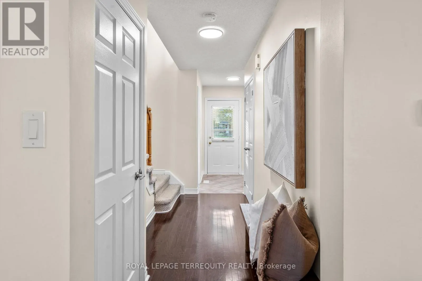 43 CHAMPINE SQUARE