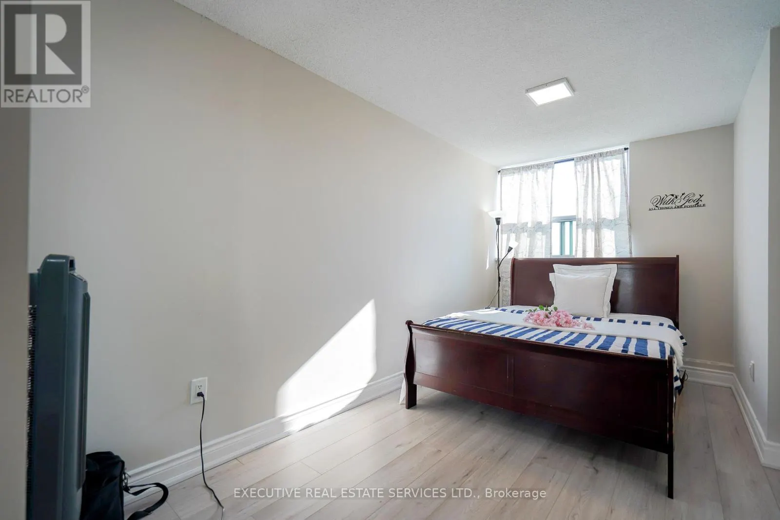 605 - 100 WINGARDEN COURT
