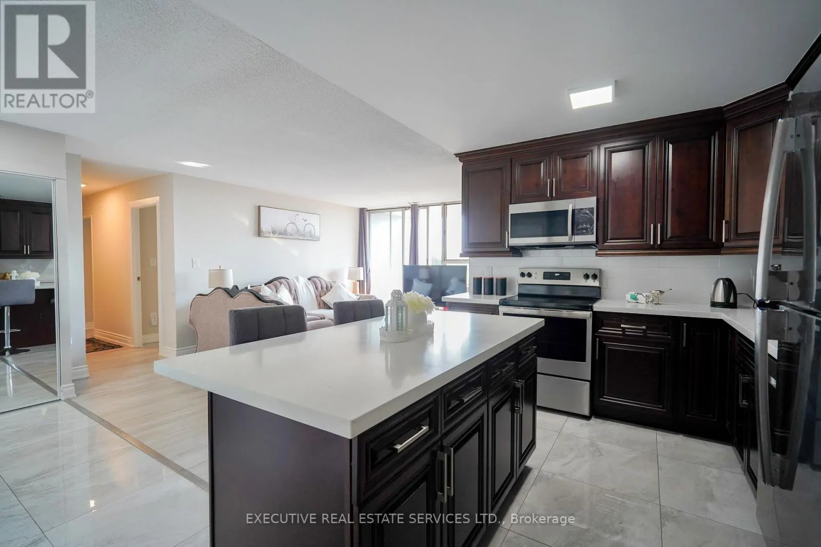 605 - 100 WINGARDEN COURT