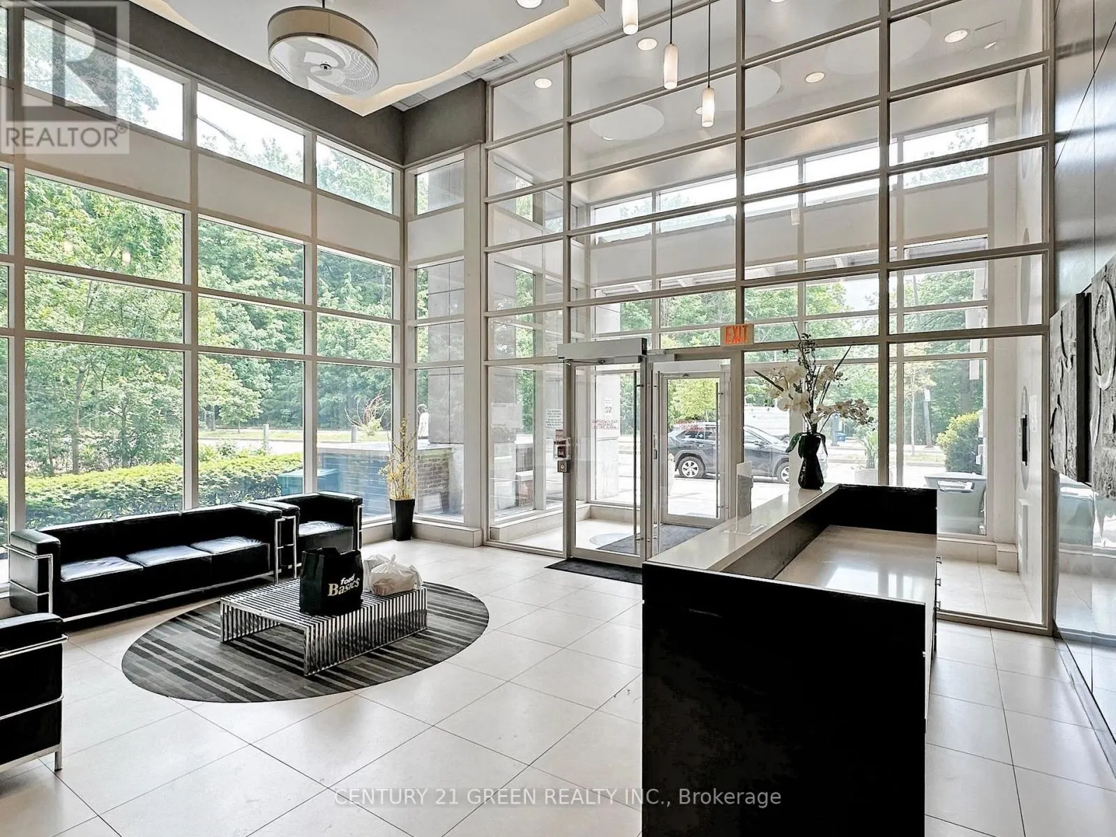 709 - 190 BOROUGH DRIVE